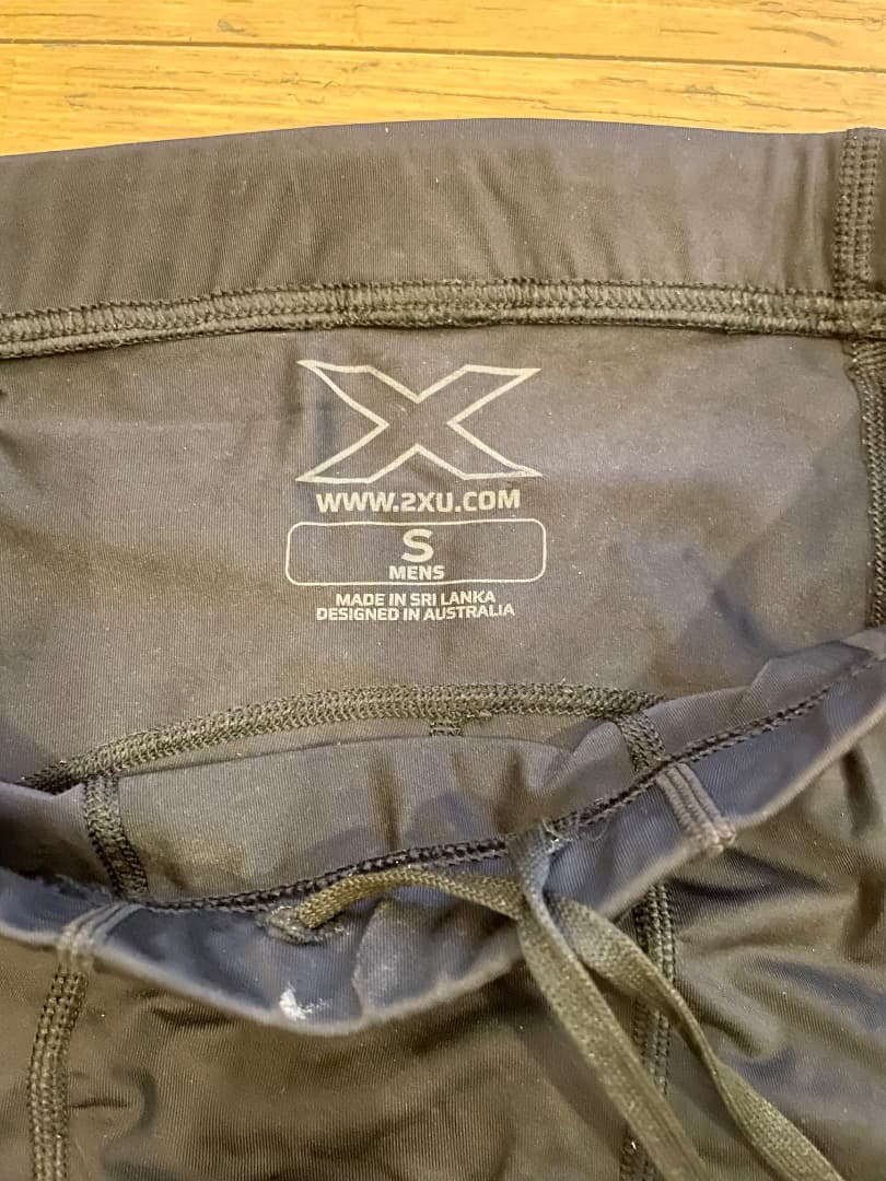 あらた)2XU ハーフタイツ　黒／メンズS (箱付き) MA5331B