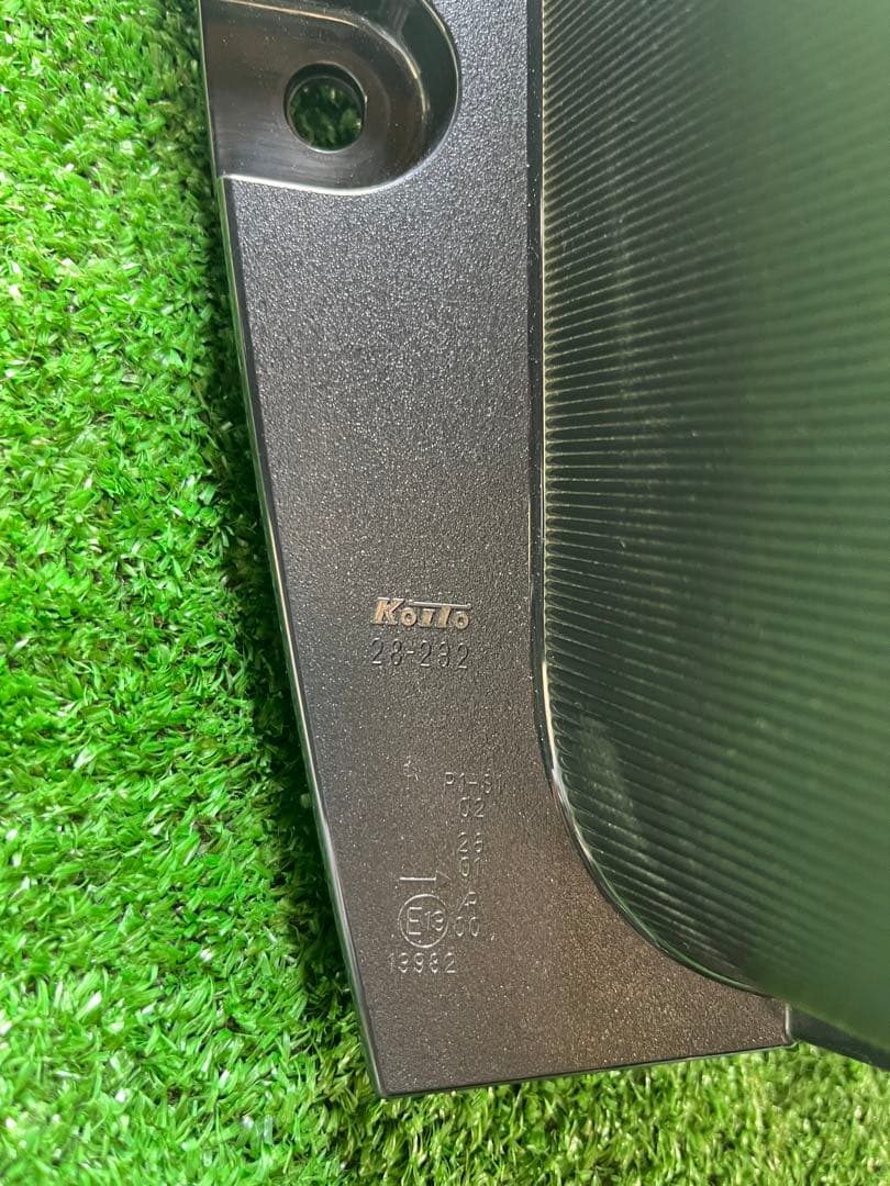 ZWR80系 ヴォクシー 純正 LEDテールKOITO 28-232 左右セット