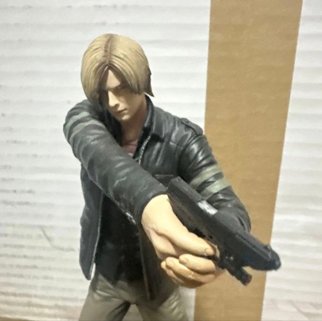 Leon S. Kennedy フィギュア バイオハザード
