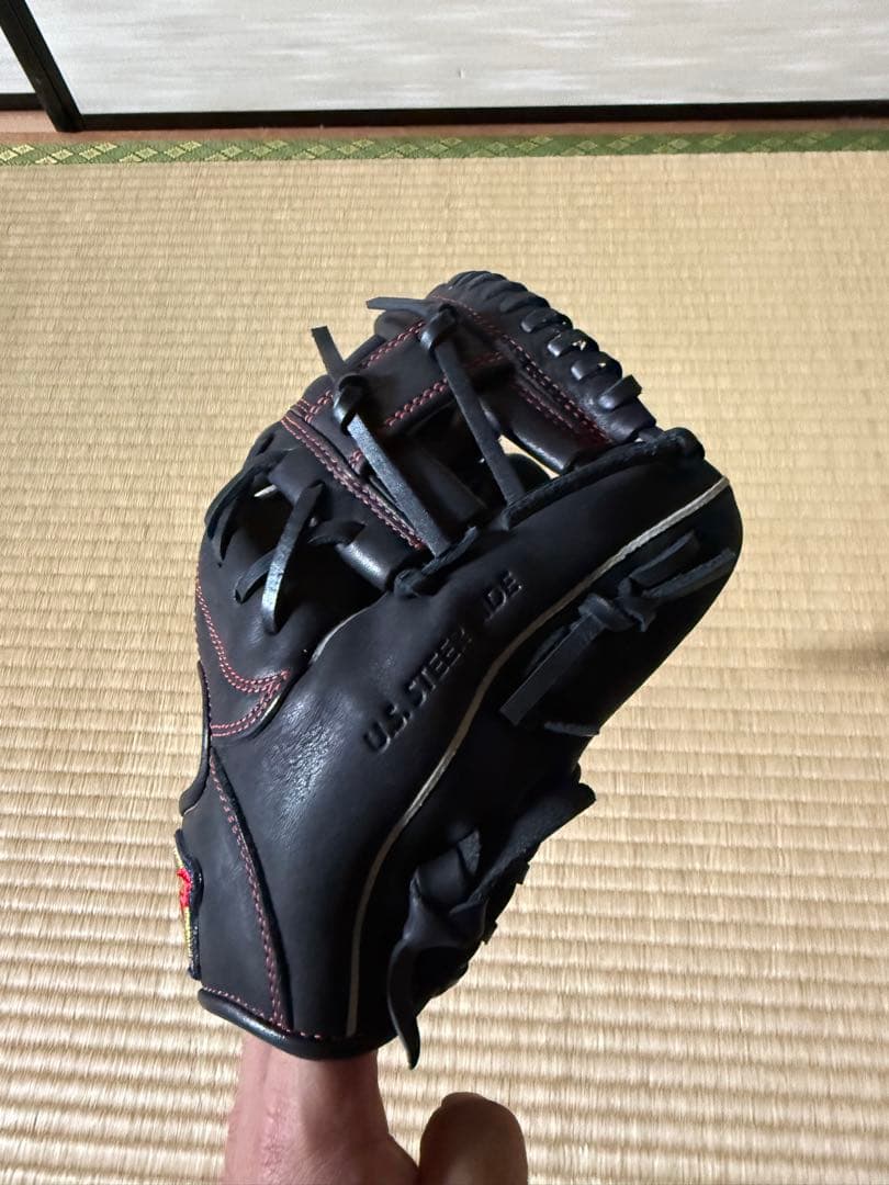 「お得」新品 硬式用トレーニンググローブ 右投げ ブラック トレーニング