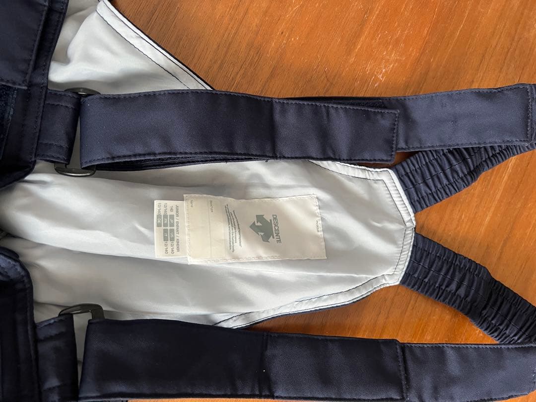 DESCENTE スキーウェア 子ども用　サイズ140 ジュニア