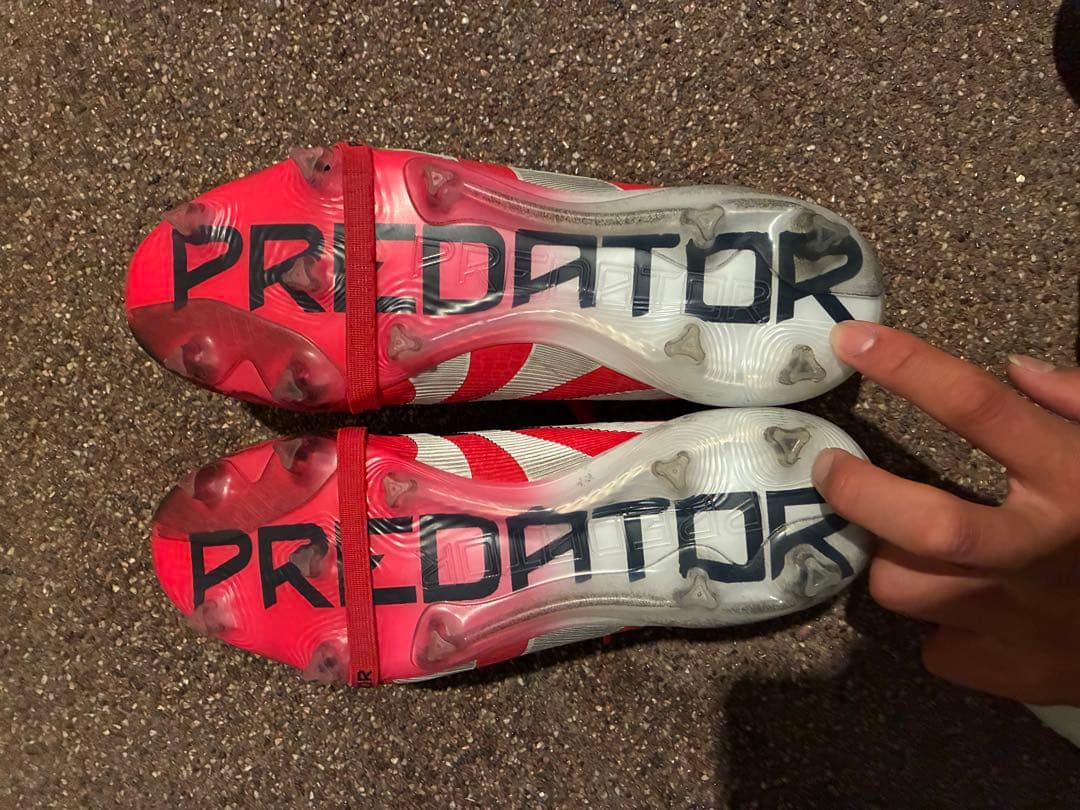 adidas Predator レッド FGシューズ
