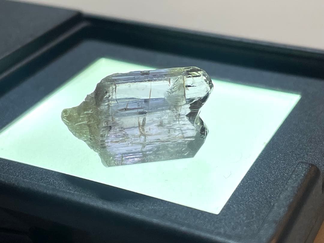 鉱物標本　Tanzanite タンザナイト非加熱　タンザニア産