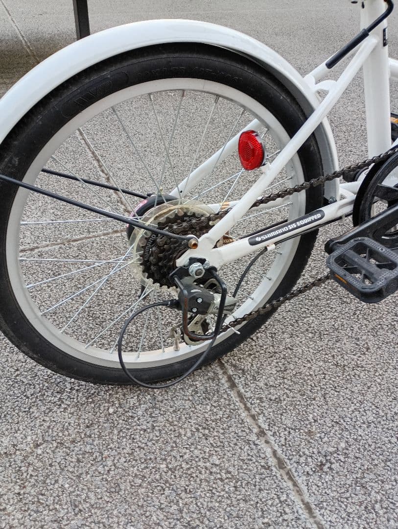 折りたたみ自転車 20インチ　6段ギア
