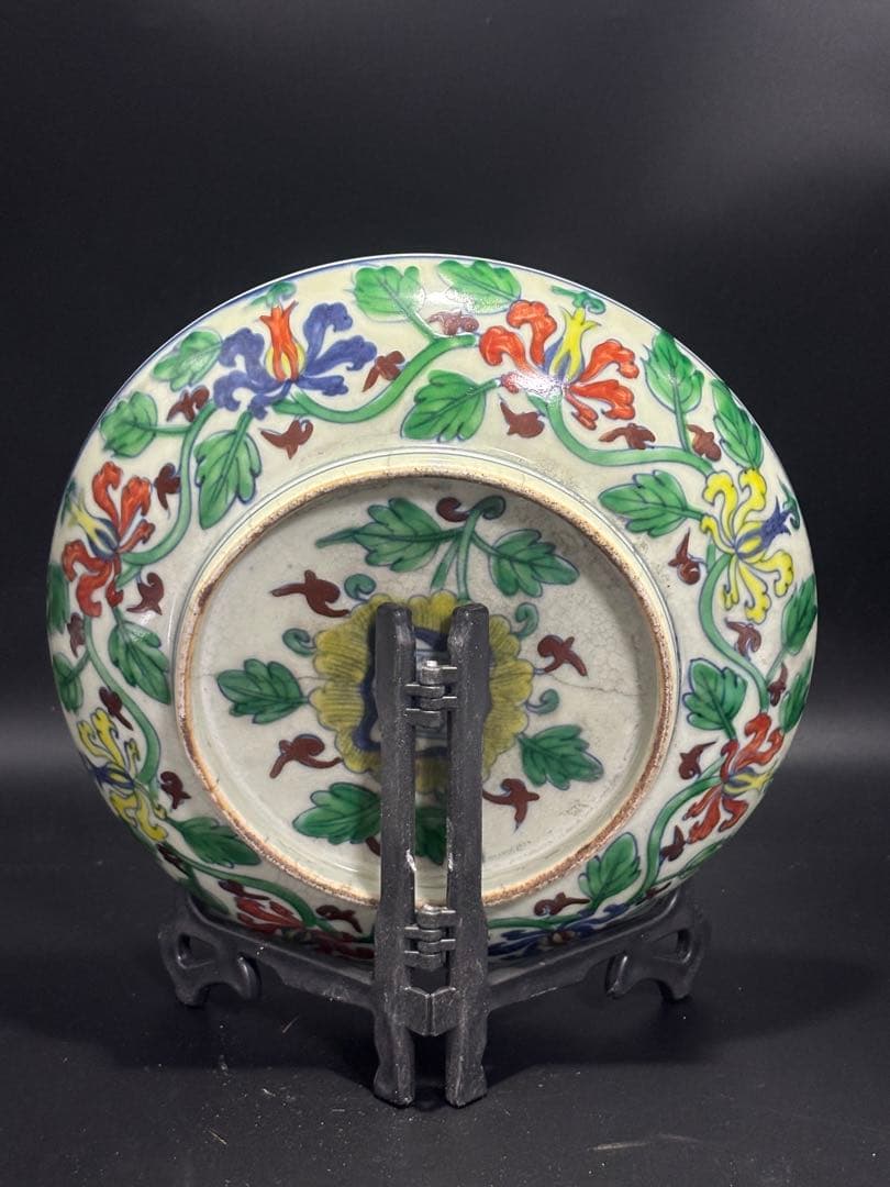 中国　　ドラゴン装飾の陶器皿