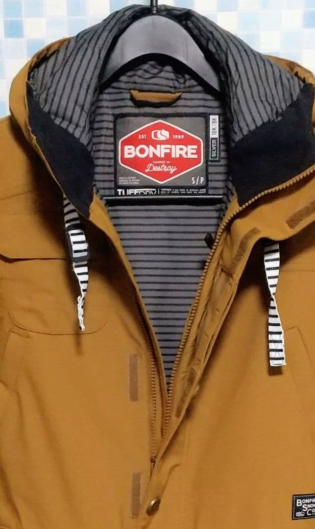 [ 美品 ] BONFIRE スノーボードウェア レデース ( Ｓサイズ )