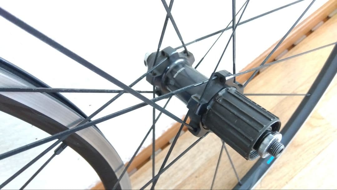 SHIMANO　8−11速用ホイール　ＷＨ−RS300