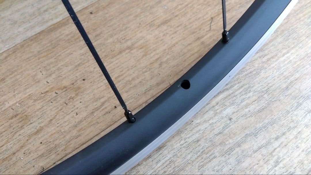 SHIMANO　8−11速用ホイール　ＷＨ−RS300