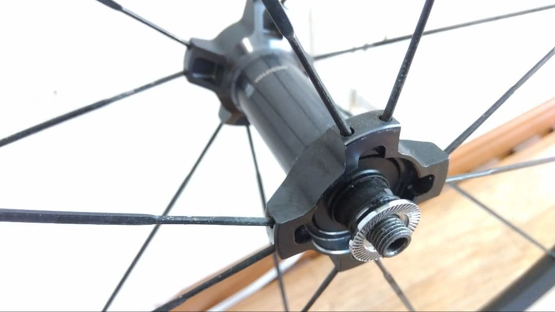 SHIMANO　8−11速用ホイール　ＷＨ−RS300
