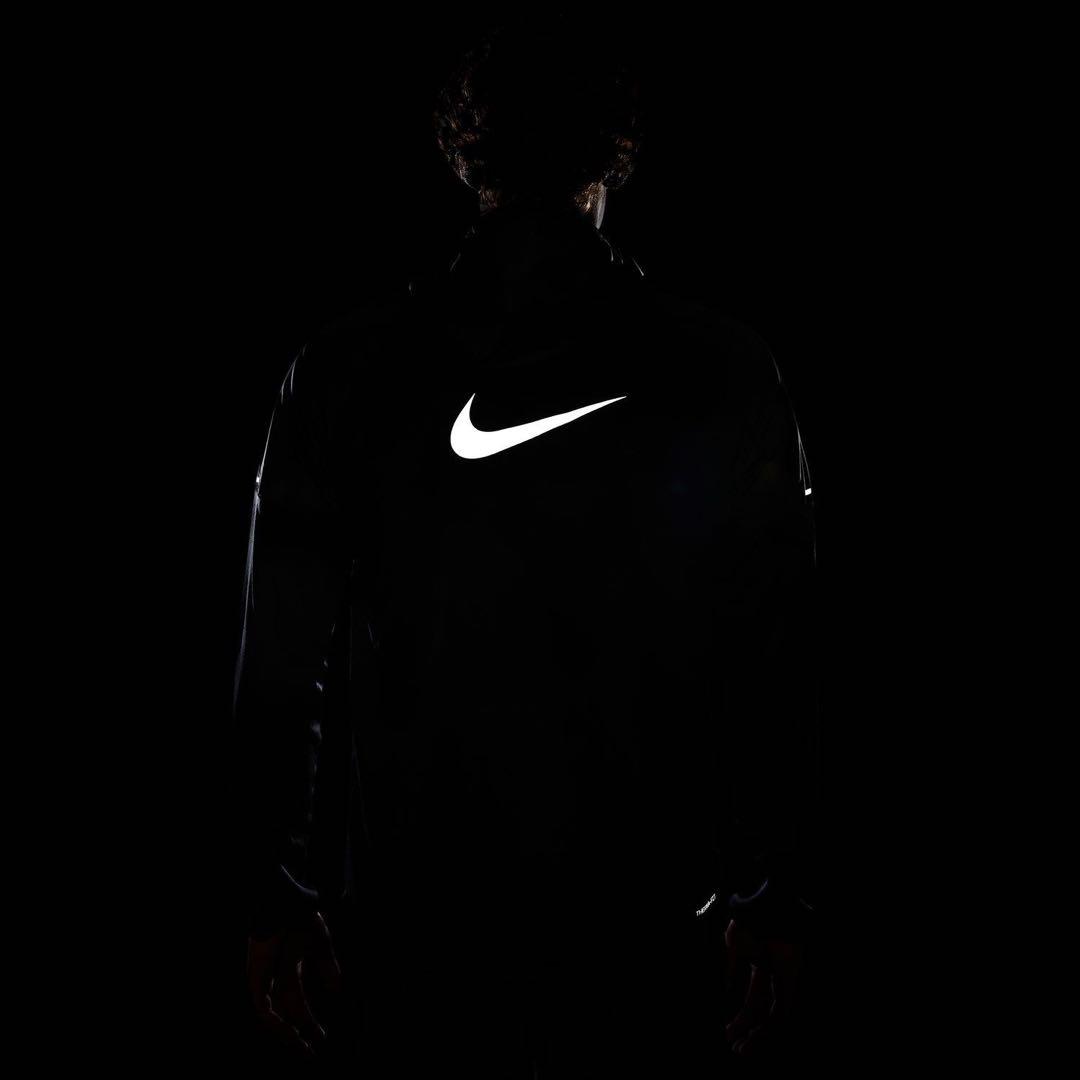Nike ブラック ウィンドブレーカー