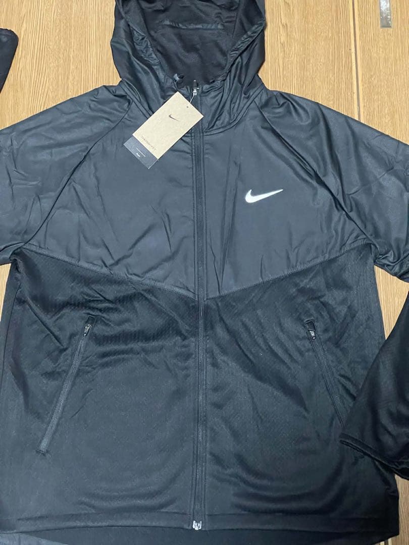 Nike ブラック ウィンドブレーカー