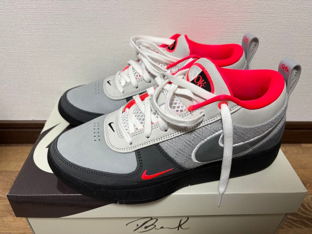 シューズ(男性用) Nike Book1 95 Solar Red EP