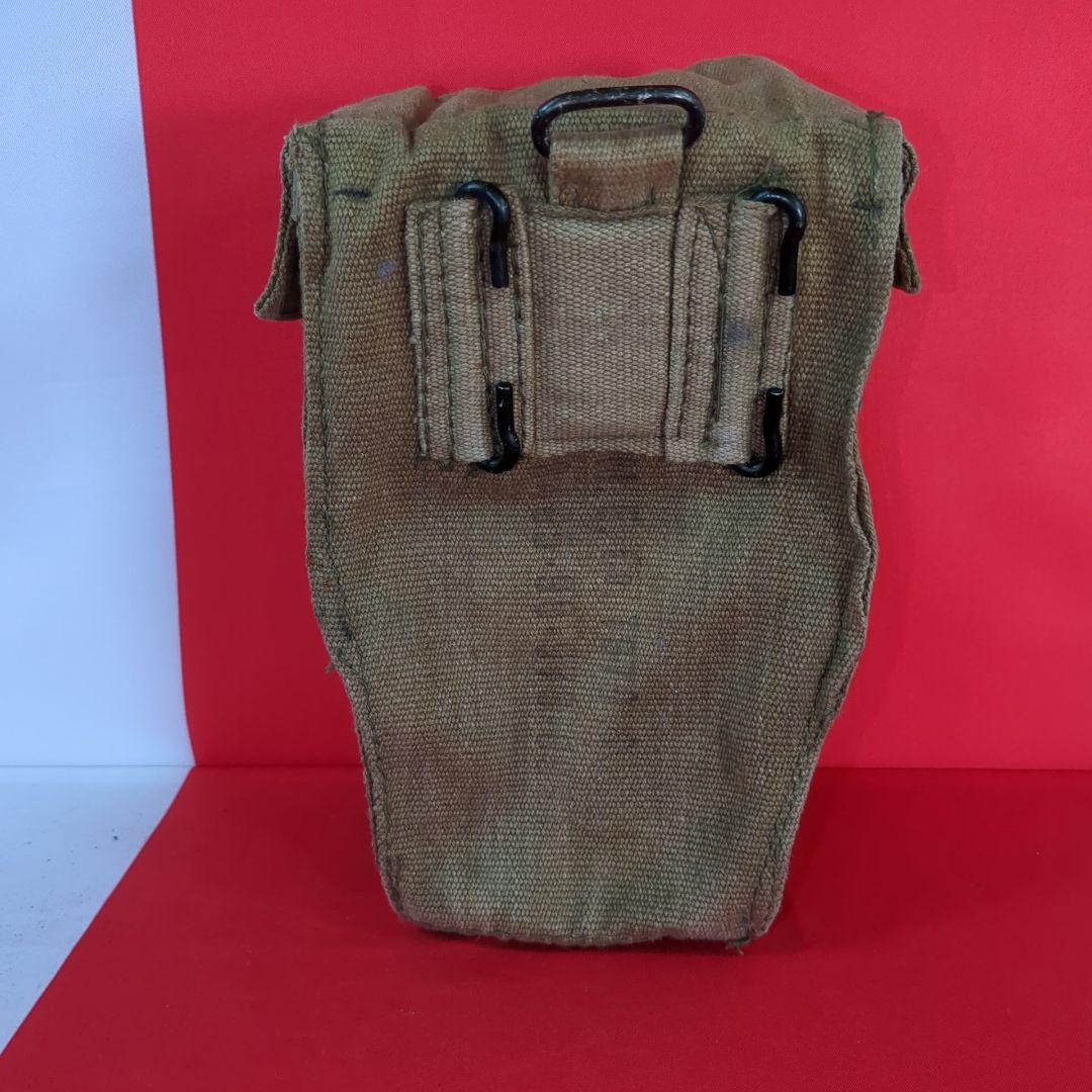 イギリス軍P58専用ポーチとキャンティーンセット（ガスマスク対応キャップ付き）