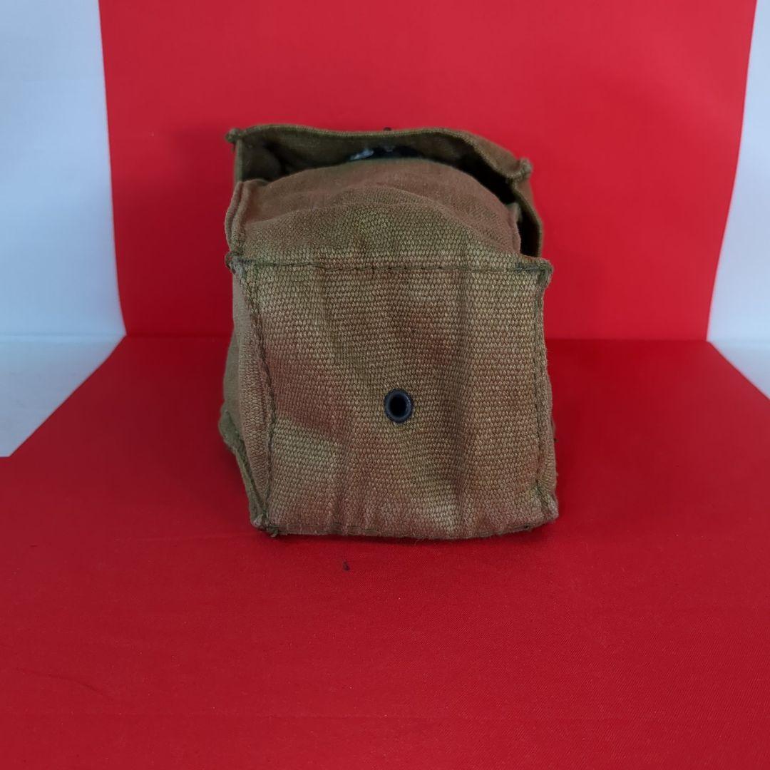 イギリス軍P58専用ポーチとキャンティーンセット（ガスマスク対応キャップ付き）