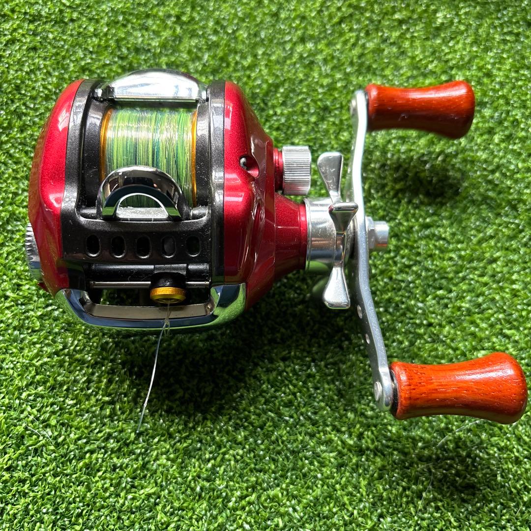 R*8様 Daiwa SMAK Red Tune 10L ベイトリール