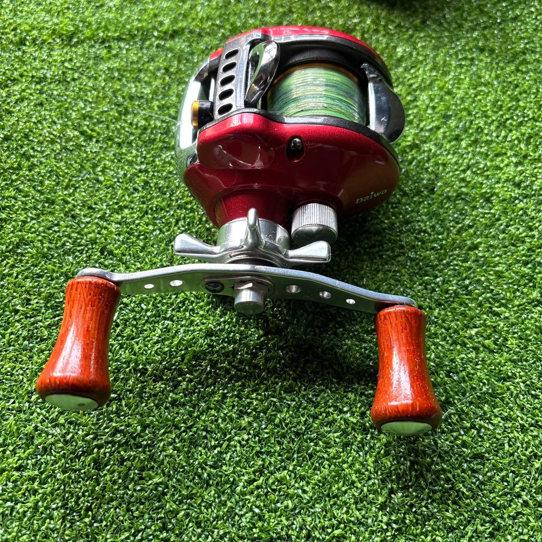 R*8様 Daiwa SMAK Red Tune 10L ベイトリール