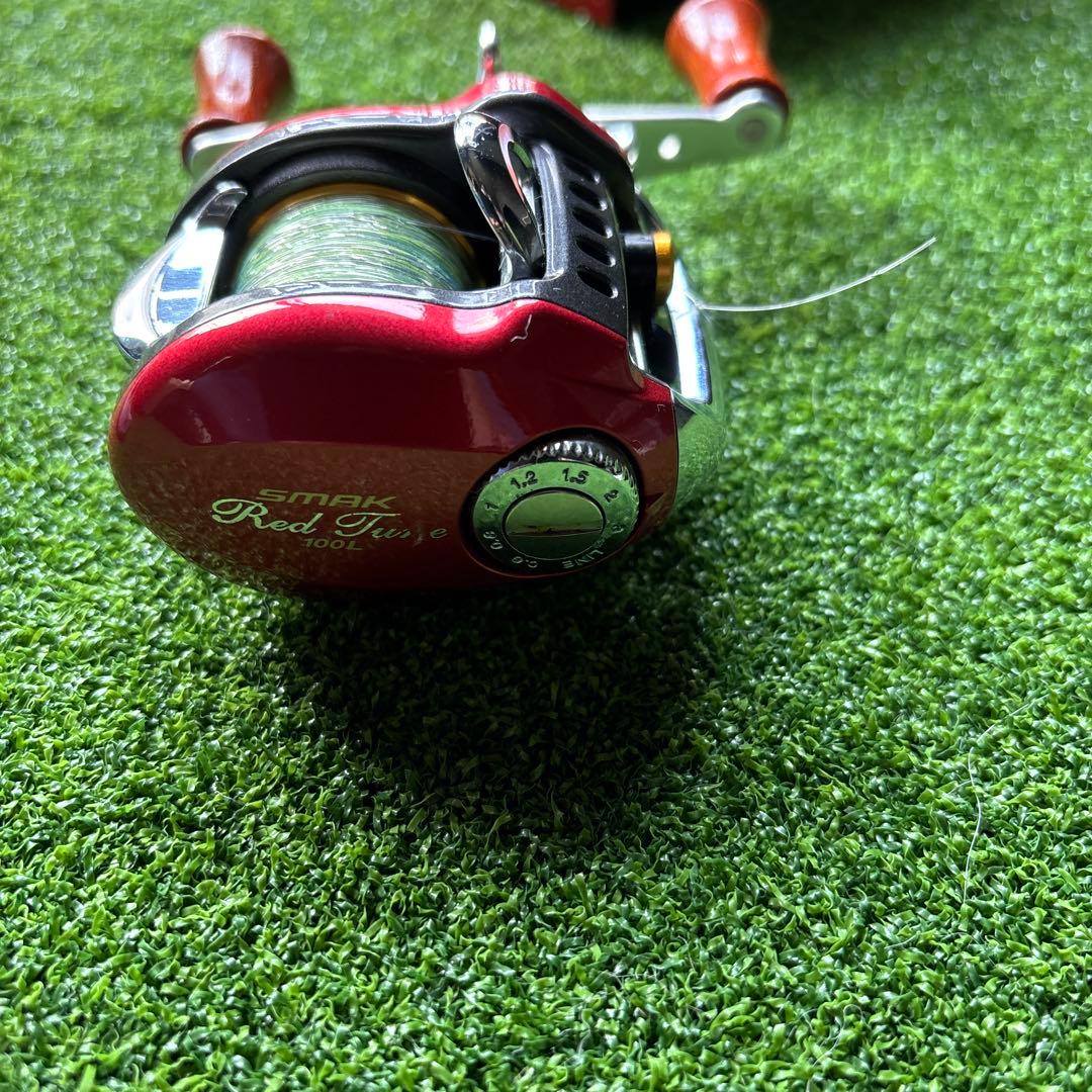 R*8様 Daiwa SMAK Red Tune 10L ベイトリール