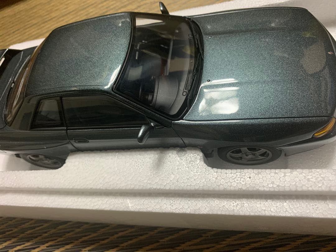 絶版品　AUTO art Nissan Skyline GT-R (R32)