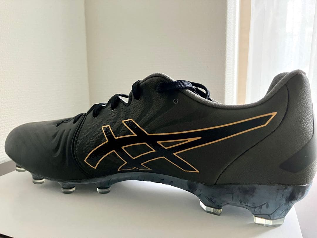 【新品・希少サイズ】ASICS サッカーシューズ ブラック/ゴールド29.0cm