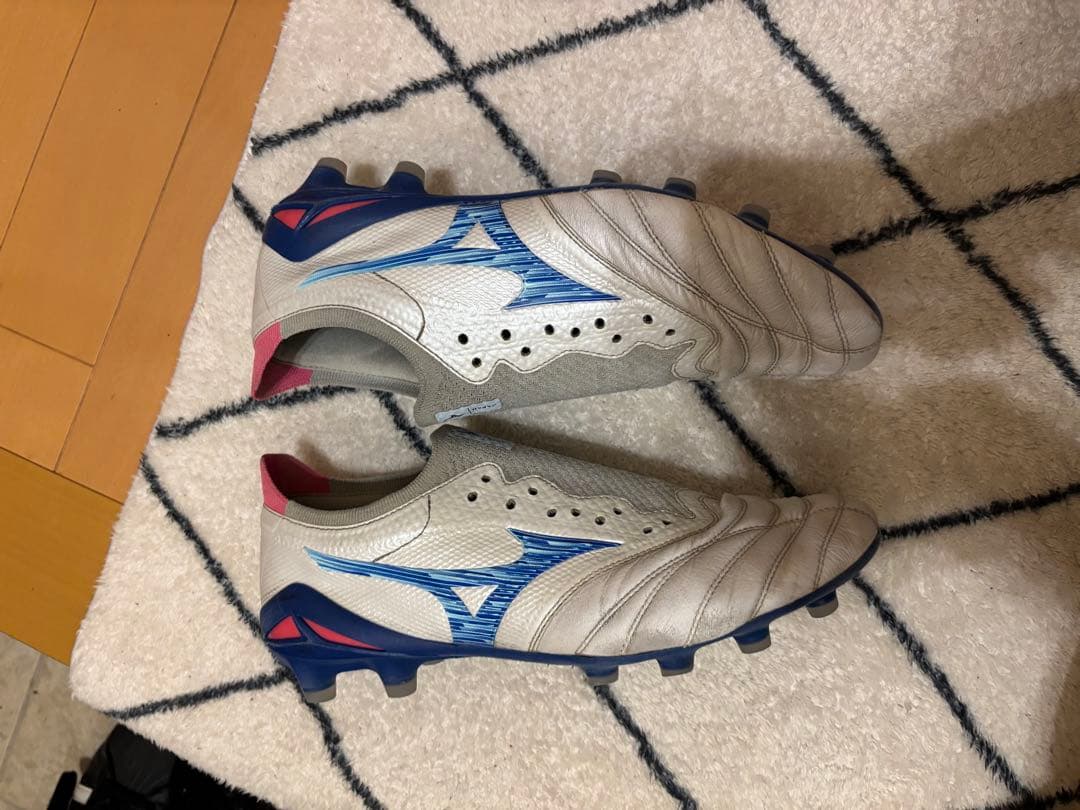 Mizuno モレリアネオ4β 限定カラー