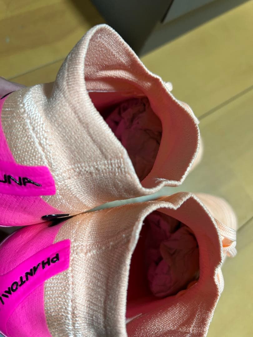 Nike Phantom エリートサッカーシューズ ピンク