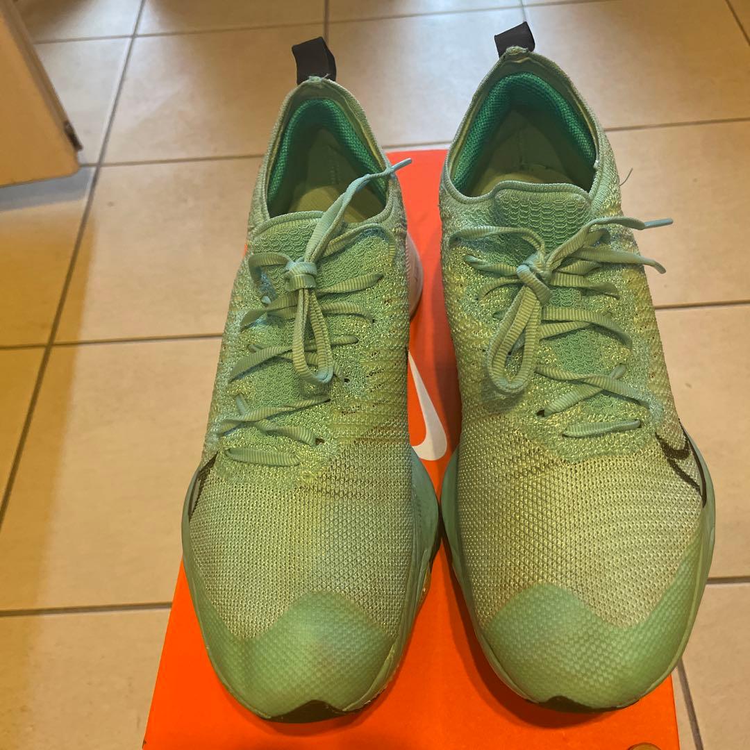 NIKE エアズームテンポ