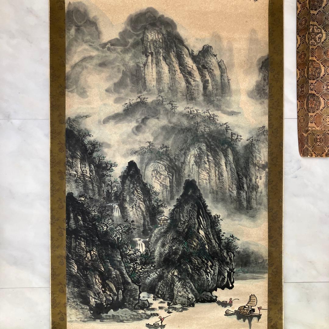 中国美術　水墨画　掛軸　山寨雲図　謝陽画　山水　箱付き　年代物　米坐渡古
