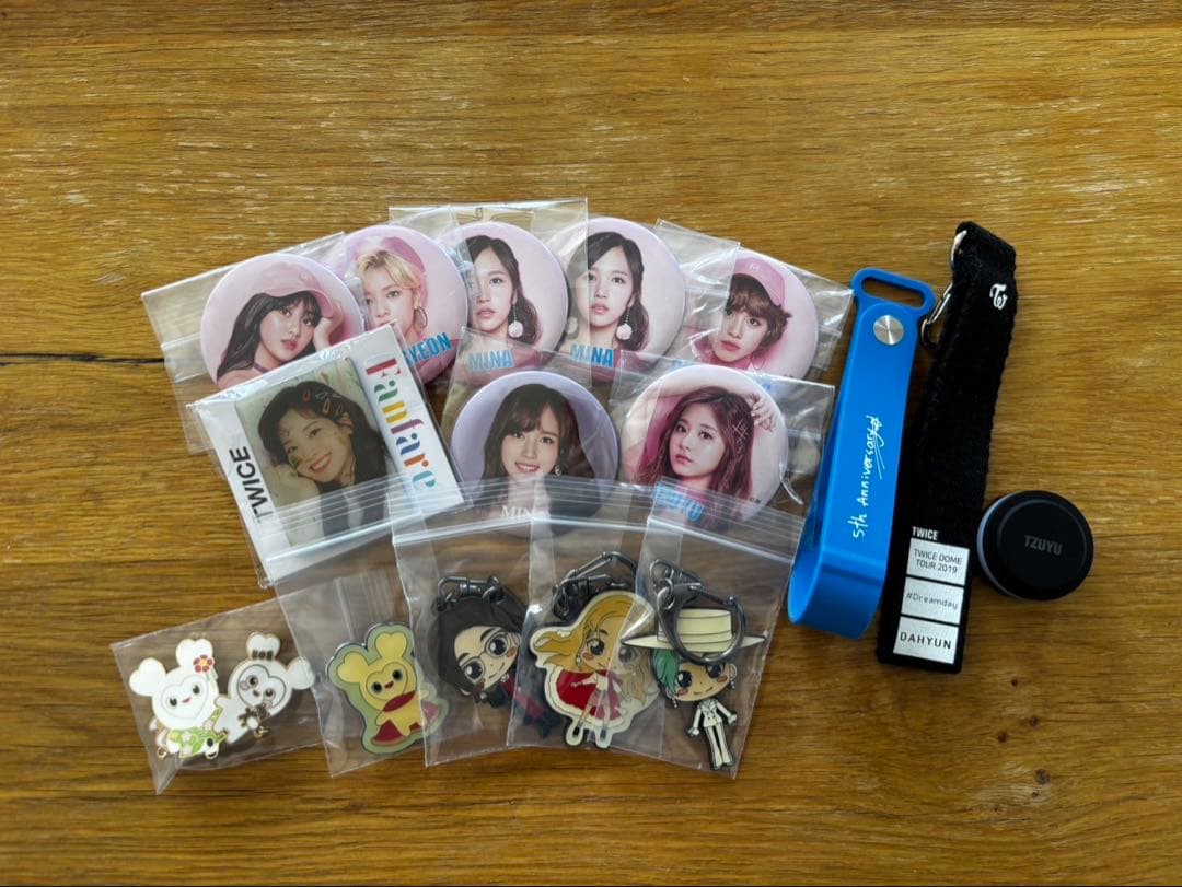 TWICEアルバム　トレカなどまとめ売り