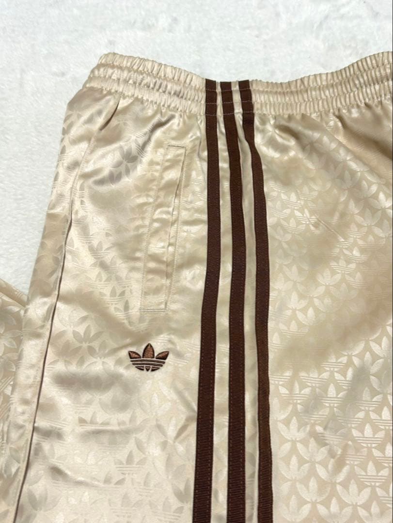 アディダス【adidas】モノグラム トラックパンツ　Ｌ