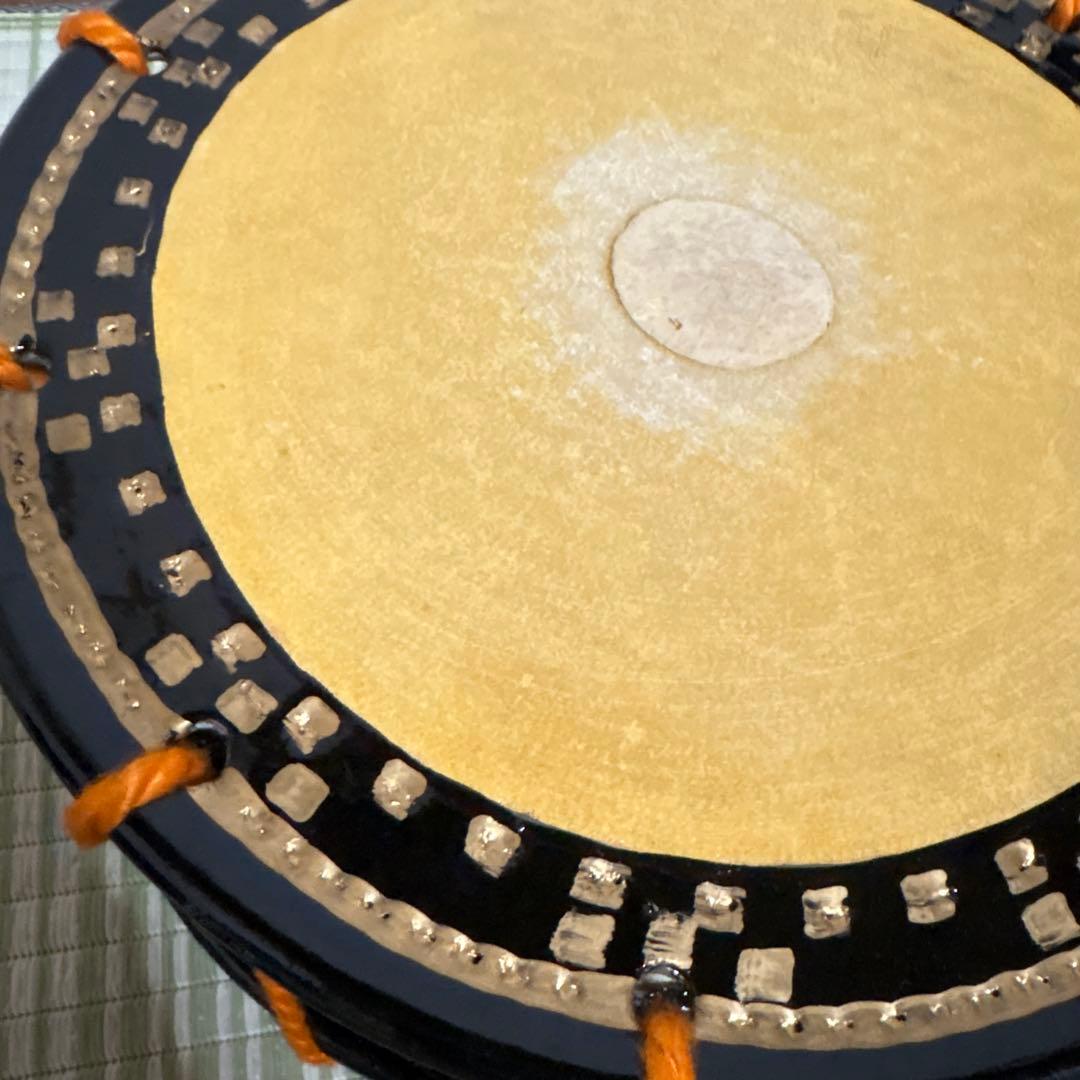 締め太鼓　締太鼓　太鼓　和太鼓　ドラム　和楽器　工芸品　34cm 台付　バチ