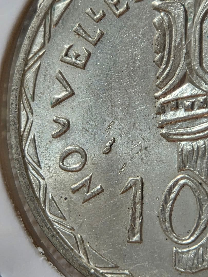 フランス領ニューへブリジース諸島　マリアンヌ像　100フラン銀貨
