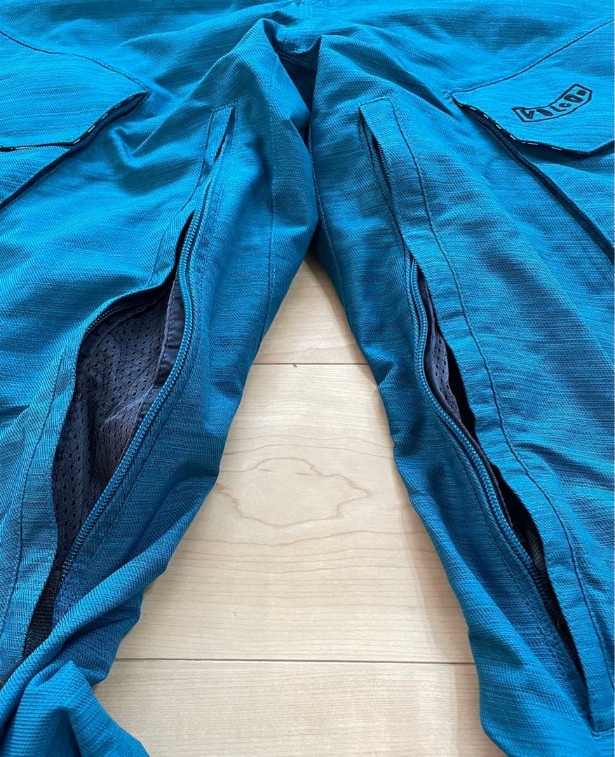★美品　volcom ボルコム　カーゴパンツ　メンズM TDS