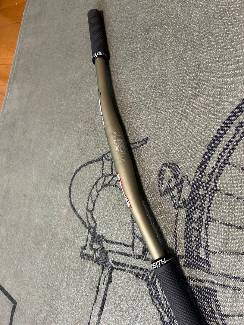 RENTHAL FatBar lite 35 20mmライズ 700mm