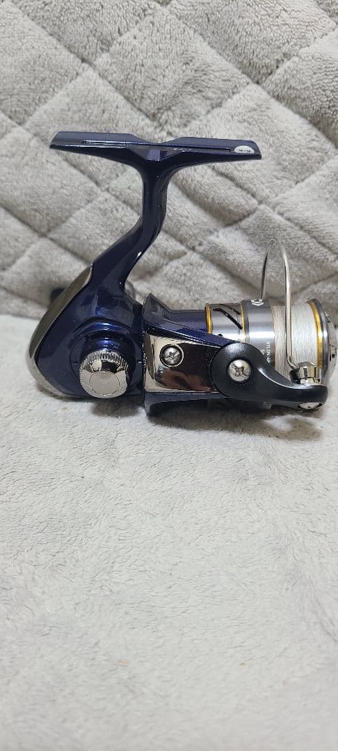 ほぼ未使用 Daiwa Crest LT 2000 スピニングリール