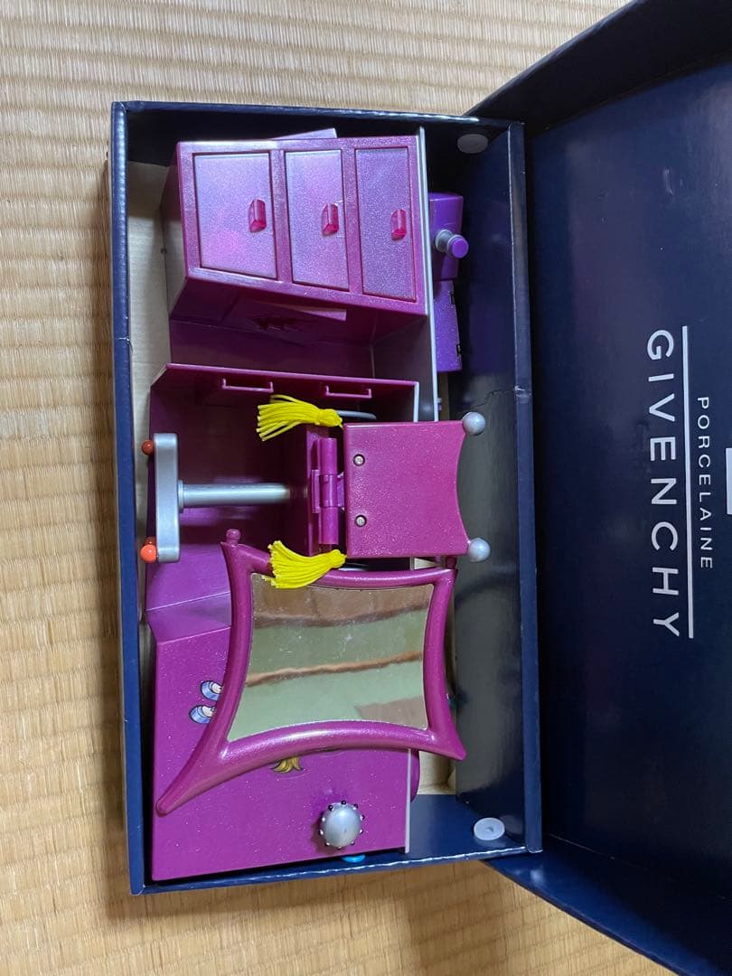BRATZ ブラッツ　ドレッサー　グッズ　人形