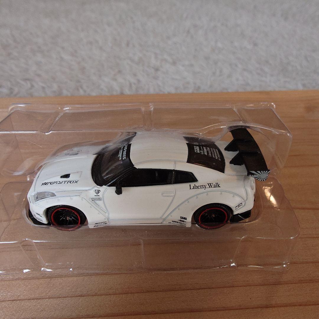 LB★Works Nissan GT-R Matte White 1/64
