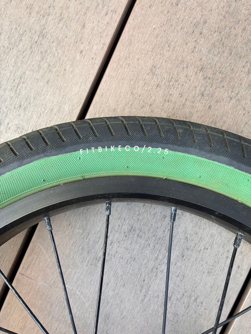 FITBIKE 16インチ 完組ホイール タイヤ 16✖️2.25 フロントタイヤ