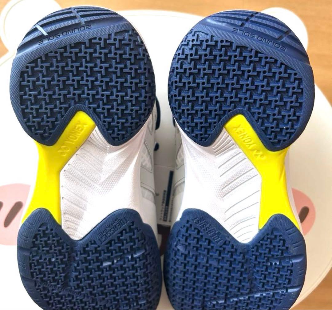 mh　YONEX　ヨネックス　バドミントンシューズ　23センチ　部活