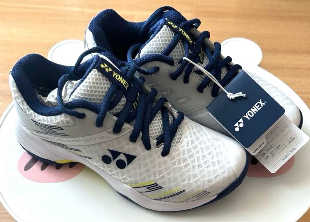 mh　YONEX　ヨネックス　バドミントンシューズ　23センチ　部活