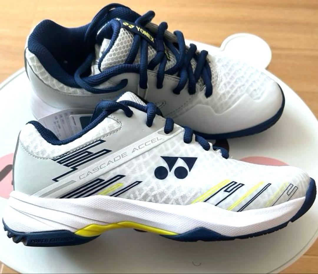 mh　YONEX　ヨネックス　バドミントンシューズ　23センチ　部活