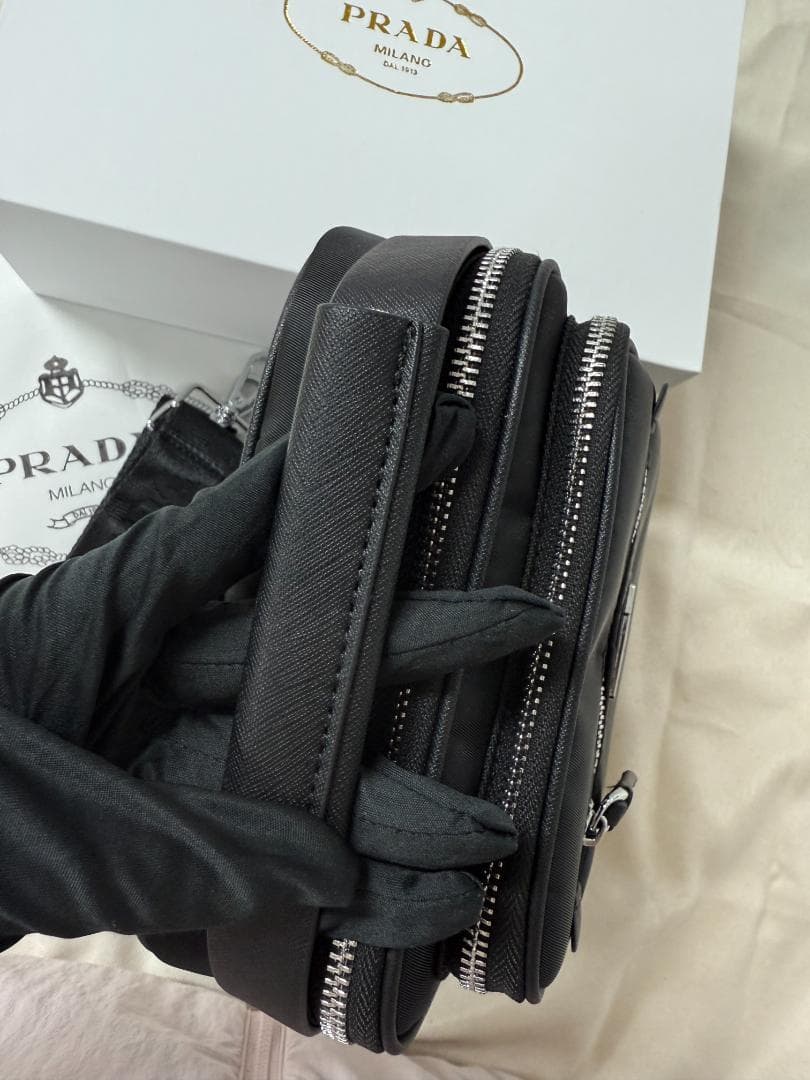 極美品 DI！OR！メンズショルダーバッグブラック/アイボリー~~