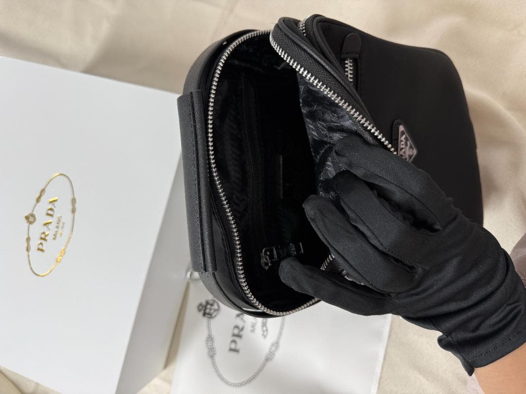 極美品 DI！OR！メンズショルダーバッグブラック/アイボリー~~