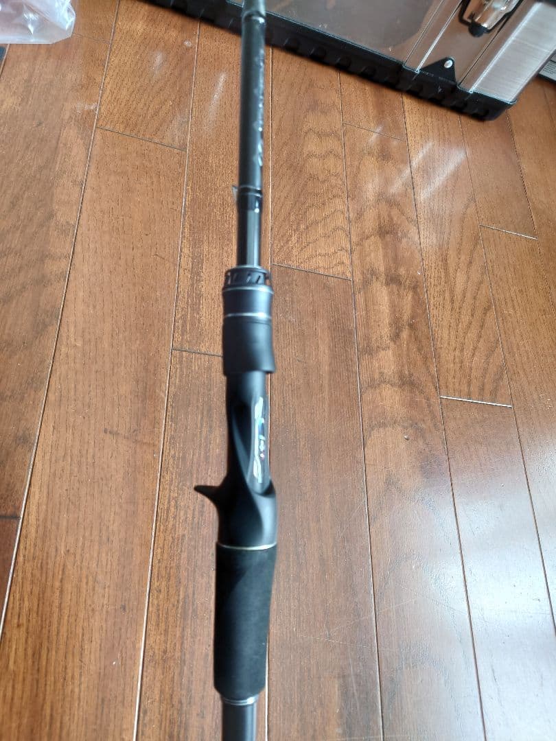 エクスセンス.インフィニティ B806M/R。
