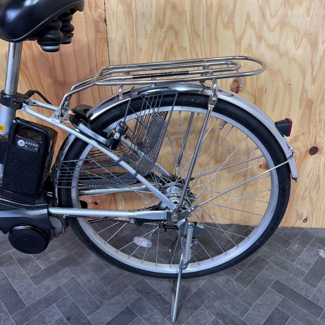 シルバー 電動アシスト自転車 シティタイプ
