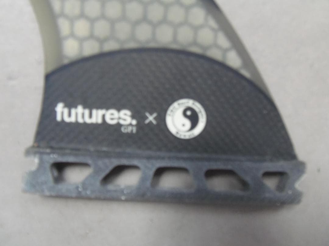 FUTUREフィン GP1　 T＆C　トライフィン