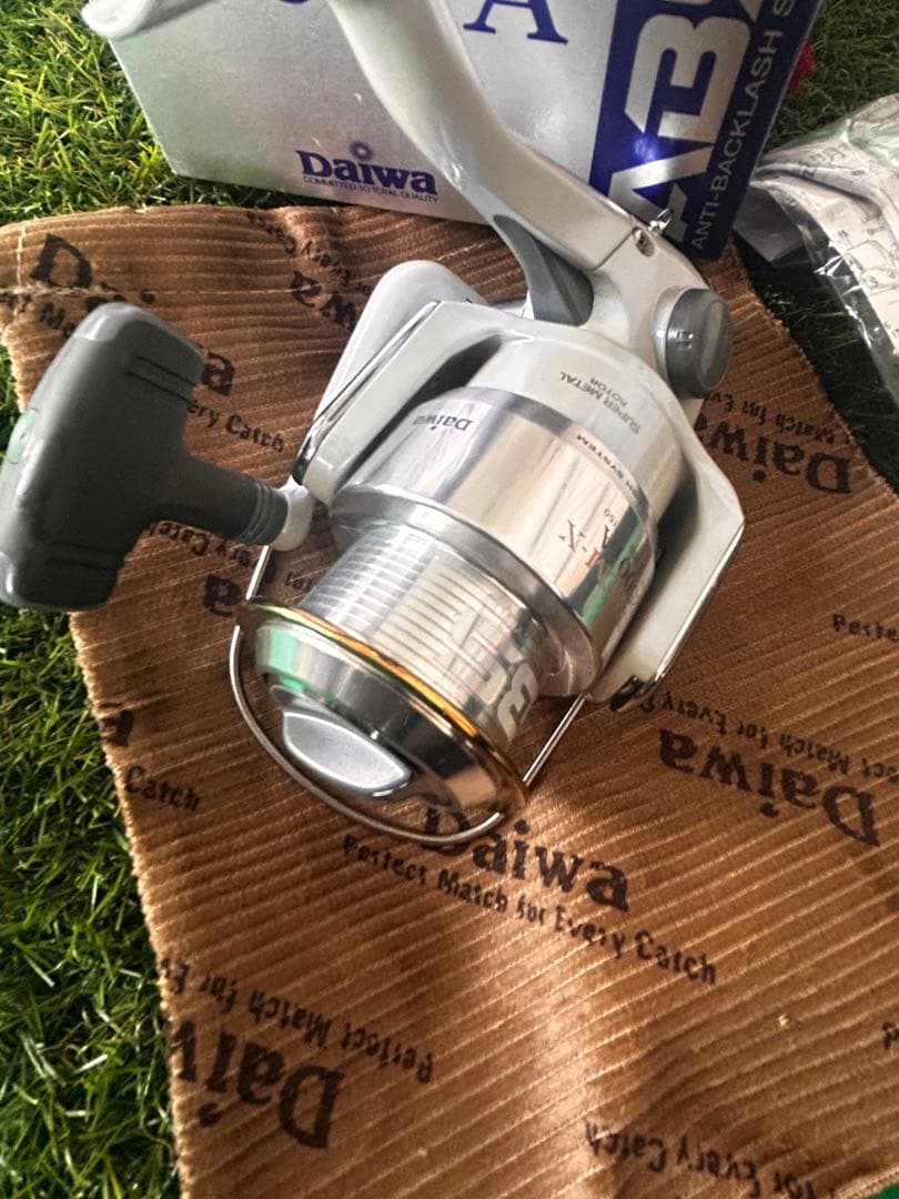 Daiwa EMBLEM-X 2500iA フィッシングリール