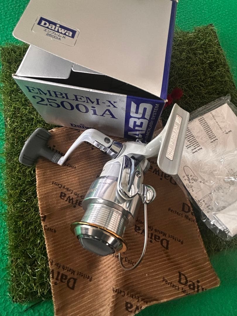 Daiwa EMBLEM-X 2500iA フィッシングリール