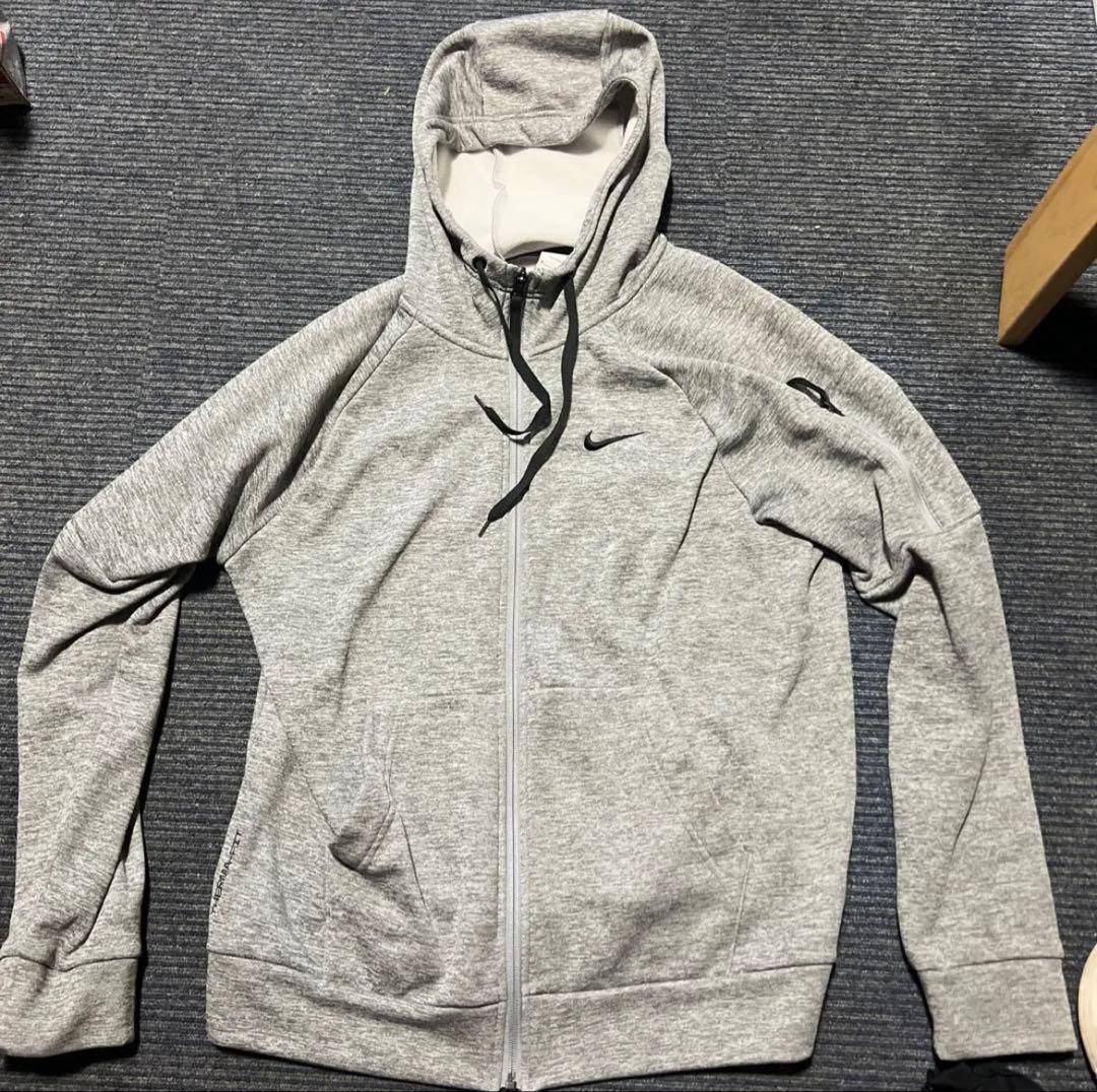 NIKE長袖セットアップ　Mサイズ