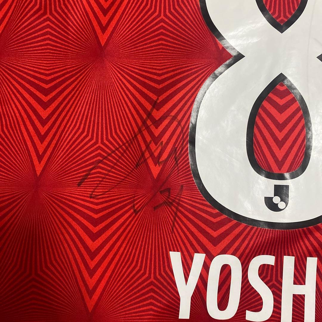 浦和レッズユニフォーム （背番号8、小泉佳穂） フェイスタオル（小泉佳穂）