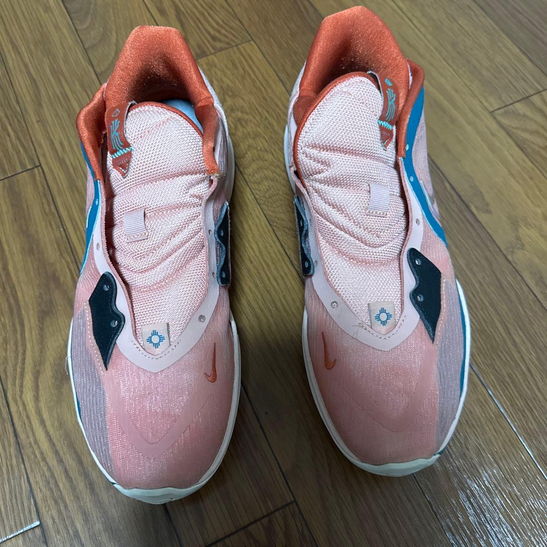 カイリーLow5 バッシュ